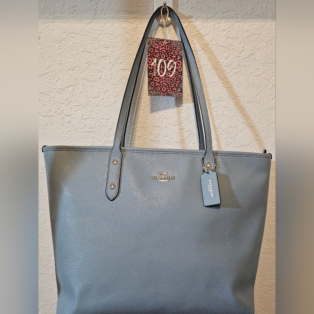 WOMEN'S N.W.O.T.S BABY BLUE XL COACH CARRIAGE SHOULDER BAG